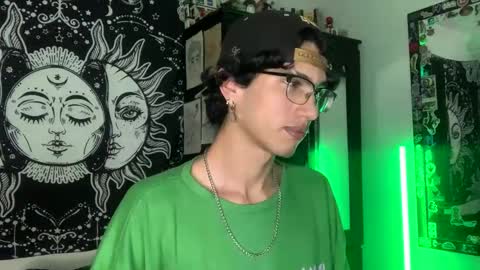 Snapshot of oliver_fast_ chatting on 11/07/25, 01:38 Oliver fast online show from 11/07/25, 01:38