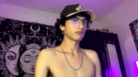 Snapshot of oliver_fast_ chatting on 11/11/25, 02:11 Oliver fast online show from 11/11/25, 02:11