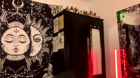 Snapshot of oliver_fast_ chatting on 11/28/25, 07:22 Oliver fast online show from 11/28/25, 07:22