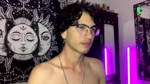 Snapshot of oliver_fast_ chatting on 12/16/25, 03:55 Oliver fast online show from 12/16/25, 03:55