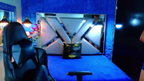 Snapshot of oliver_jamees chatting on 04/10/26, 11:59 oliver_jamees online show from 04/10/26, 11:59