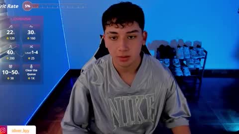 Snapshot of oliver_kyy chatting on 10/10/25, 07:02 oliveeer online show from 10/10/25, 07:02