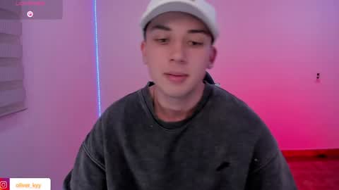 oliveeer online show from 05/15/26, 02:18