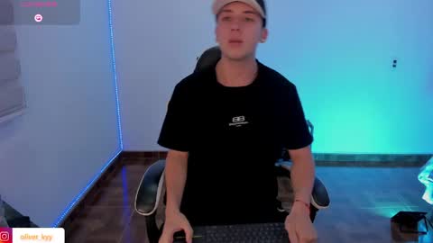 oliveeer online show from 05/20/26, 11:00