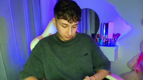 oliveeer online show from 05/27/26, 01:57