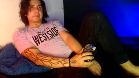 Snapshot of oliver_laid_2023 chatting on 01/18/25, 06:03 oliver_laid_2023 online show from 01/18/25, 06:03