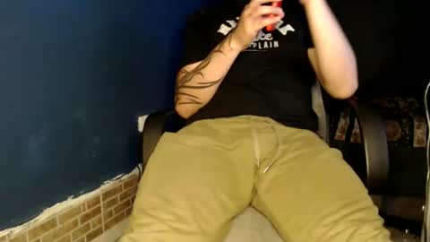 oliver_laid_2023 online show from 02/02/26, 07:45