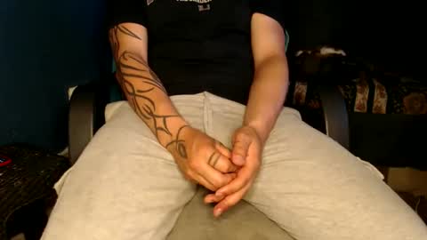 oliver_laid_2023 online show from 02/10/26, 08:35