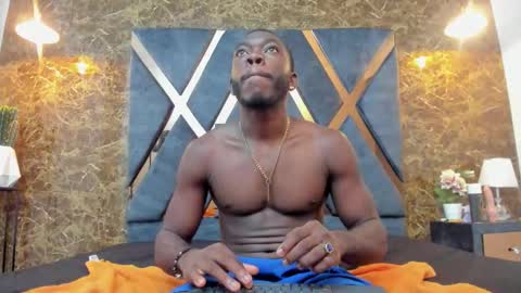 OLIVER LAURENT online show from 03/15/26, 01:17