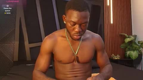 OLIVER LAURENT online show from 04/18/26, 11:27