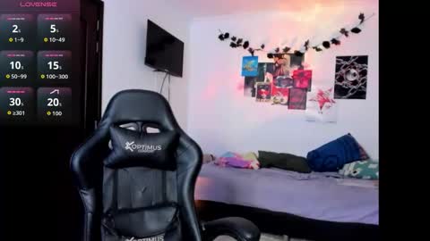 oliver_mrgn online show from 12/02/25, 04:40