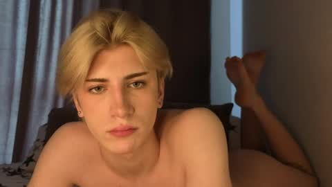 Snapshot of oliver_star_boy chatting on 06/03/26, 08:28 oliver online show from 06/03/26, 08:28