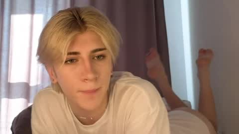 Snapshot of oliver_star_boy chatting on 06/06/26, 04:17 oliver online show from 06/06/26, 04:17