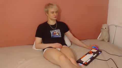 Oliver online show from 03/22/26, 01:09