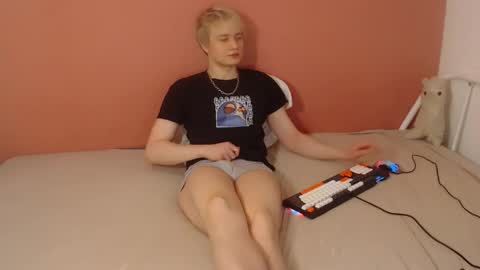 Oliver online show from 04/08/26, 01:27