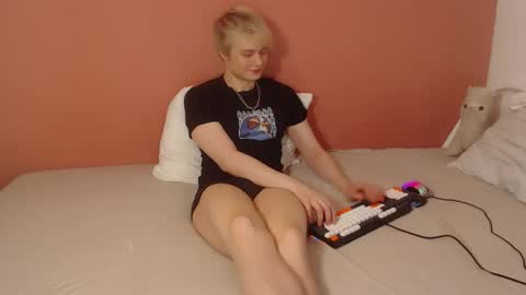 Oliver online show from 04/19/26, 01:16