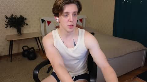 Snapshot of oliver_travis chatting on 02/02/25, 01:34 Oliver Evans online show from 02/02/25, 01:34