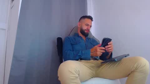 oliver online show from 02/12/25, 08:29