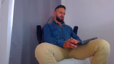 oliver online show from 02/16/25, 09:05