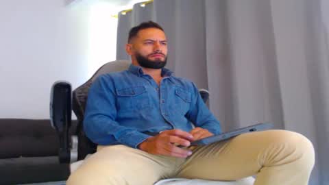 oliver online show from 11/12/25, 12:16