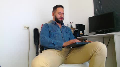 oliver online show from 03/11/26, 01:28