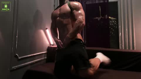 Snapshot of oliversport chatting on 02/19/25, 03:49 OliverSport online show from 02/19/25, 03:49