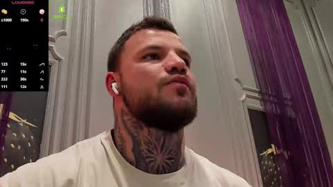 Snapshot of oliversport chatting on 10/11/25, 03:32 OliverSport online show from 10/11/25, 03:32