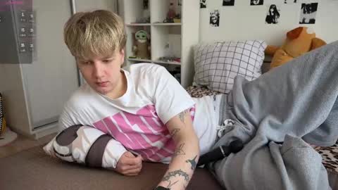 oliver online show from 04/17/26, 09:01