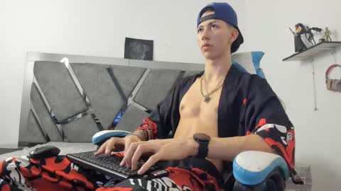 oliverthompson_01 online show from 01/16/25, 04:38