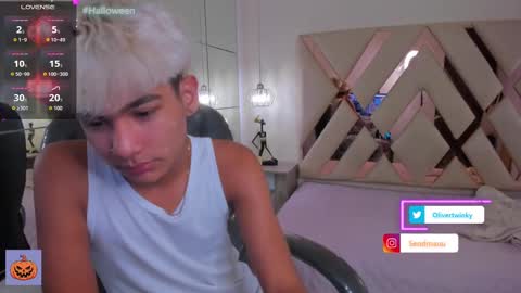 Snapshot of olivertwinky_ chatting on 10/03/25, 01:41 Oliver online show from 10/03/25, 01:41