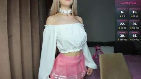 Olivia online show from 11/14/25, 07:29