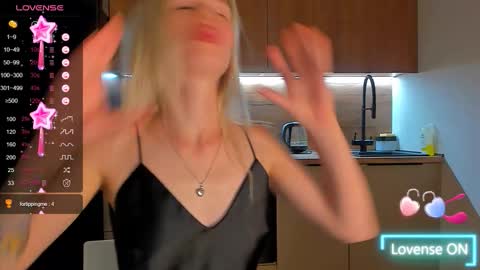 Olivia 3 online show from 09/08/25, 10:20