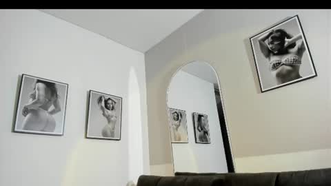 Snapshot of olivia_collisn chatting on 06/25/26, 11:59 Olivia Collins online show from 06/25/26, 11:59