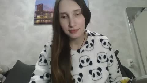Olivia online show from 10/25/25, 10:04