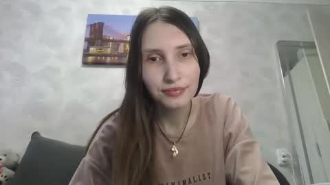 Olivia online show from 02/25/26, 12:48