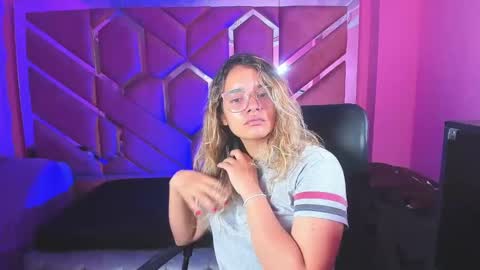  OLIVIA  online show from 02/19/25, 03:06