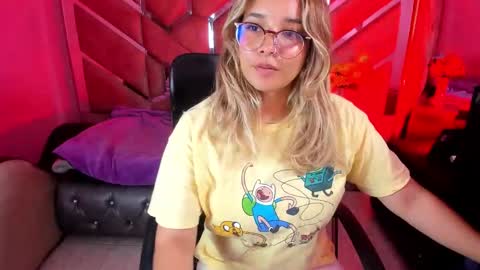  OLIVIA  online show from 09/19/25, 02:35