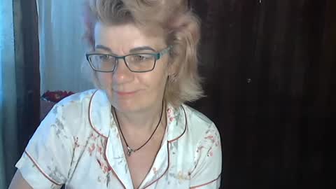 Olivia Mia online show from 07/12/26, 11:45