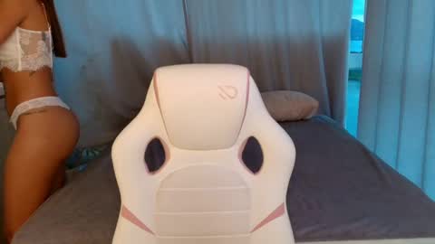 Olivia Monroe online show from 06/01/26, 07:15