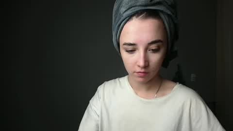 Snapshot of olivia_oliv chatting on 02/10/25, 08:10 Olivia online show from 02/10/25, 08:10