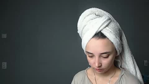 Snapshot of olivia_oliv chatting on 10/10/25, 09:41 Olivia online show from 10/10/25, 09:41