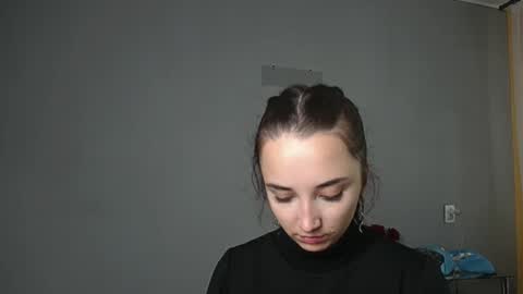 Snapshot of olivia_oliv chatting on 10/12/25, 10:03 Olivia online show from 10/12/25, 10:03