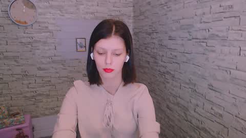 Olivia online show from 12/14/24, 09:40