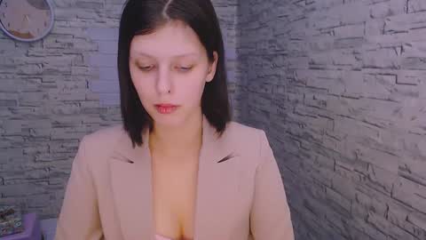 Olivia online show from 12/16/24, 04:27