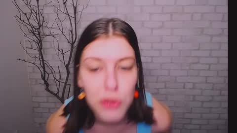 Snapshot of olivia_red_ chatting on 01/24/25, 10:43 Olivia online show from 01/24/25, 10:43