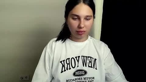 Snapshot of olivia_red_ chatting on 10/16/25, 04:24 Olivia online show from 10/16/25, 04:24