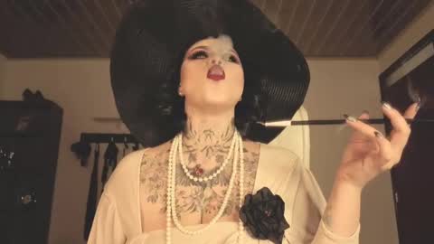   online show from 10/31/25, 01:34