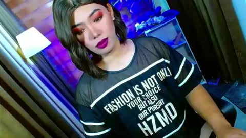 Miss OLIVIA online show from 04/24/26, 08:39