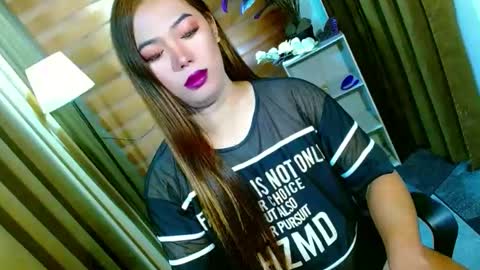Miss OLIVIA online show from 04/26/26, 08:23