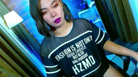 Miss OLIVIA online show from 05/19/26, 05:47